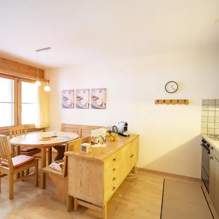 Chasa Trais Fluors Apartamento Ardez